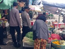 Pawas Polsek Kerambitan Pimpin Blusukan di Pasar Tradisional Kerambitan