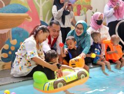Kolam Renang Tirta Bunda Bagi Anak Stunting di Surabaya Dilengkapi Tempat Bermain Hingga Instruktur Pendamping
