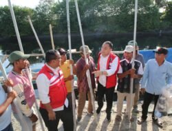 Pemkot Surabaya Beri Bantuan Alat Tangkap Ikan untuk Nelayan di Kenjeran dan Tambak Wedi