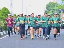 Pangdam Brawijaya Beserta PJ Gubernur Lepas Peserta Surabaya Medic Air Run 2024