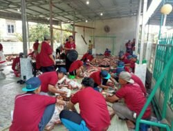 Panitia Qurban Masjid At-Taqwa Lakukan Pemotongan dan Menyalurkan Hewan Qurban di Momen Idul Adha 1445 hijriah /2024.