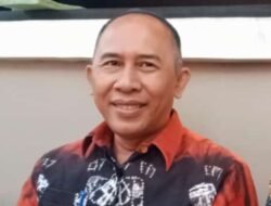 Teguh Supriyanto Kepala Kesbangpol Kota Tangerang Beserta Staf Mengucapkan , Selamat Hari Raya Idul Adha 1445 Hijriah / 2024 M .