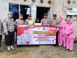 Memperingati HUT Bhayangkara Yang Ke 78, Jajaran Polsek Mesuji Yimur Bagi kan Bingkisan Sembako Kepada Masyarakat Kurang Mampu