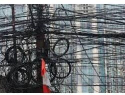 Di Duga Oknum TNI Berseragam Membekingi PT. Lintas Arta Untuk Pekerjaan Tanam Tiang Dan Tarik Jalur Kabel