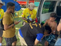 Tourist Police Polres Pesisir Barat Beri Pertolongan Kepada Atlit Surfing
