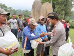 Minggu Kasih Kapolres Tabanan Bagikan Sembako Kepada Masyarakat Desa Pujungan dan Batungsel