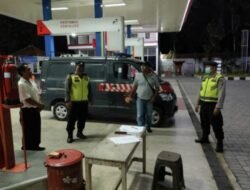 Jaga Keamanan Wilayah, Patroli Polsek Kubu Sambangi Objek Vitas SPBU Taman Sari dan Sampaikan Pesan Kepada Karyawan