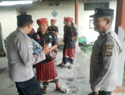 Personil Sat Binmas Melaksanakan Pembinaan Kepada Linmas di Desa Ababi Abang Karangasem