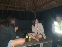 Satuan Polairud Polres Karangasem Blue Light Patrol Himbau Anak – anak Muda Agar Tidak Mengkonsumsi Minuman Keras