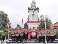 Jelang peringatan Hari Bhayangkara Ke- 78 Tahun 2024, Kapolres Jembrana Pimpin Ziarah Dan Tabur Bunga di TMP Ksatria Kusuma Mandala