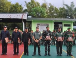 Pacu Semangat Prajurit, Dandim 1617/Jembrana Letkol Inf M. Adriansyah S.I.P.,M.I.P. Berikan Hadiah Nilai Tertinggi Menembak Semester ll TA 2024