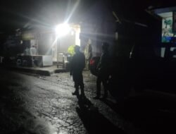 Cegah Gangguan Kamtibmas Polsek Selat Laksanakan Blue Light Patroli Guna Terciptanya Situasi Aman & Kondusif