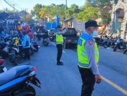 Antisipasi Kemacetan, Anggota Polsek Kubu Giat Pengamanan dan Urai Lalulintas Depan Pasar Tumpah