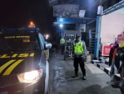 Cegah Gangguan Kamtibmas Polsek Selat Laksanakan Blue Light Patroli Guna Terciptanya Situasi Aman & Kondusif