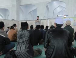 ‎Tutup Pelatihan Imam dan Muadzin, Pj. Bupati Haili Yoga Harap Ilmu Yang di Dapat Diimplementasikan