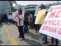 HBB DPK medan kota dampingi masyarakat unjuk rasa di kantor walikota medan
