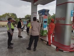 Pastikan Keamanan dan Cegah Gangguan Kamtibmas Menyasar Objek Vital, Patroli Polsek Kubu Pantau SPBU Nusu