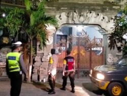 Blue Light Patrol Polsek Padangbai Sambangi Obyek Vital dan Pemukiman Penduduk