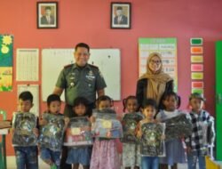 Dandim 1617/Jembrana Bersama Ibu Ketua Persit KCK Cabang XXXVI Kodim 1617/Jembrana Berikan Bantuan Perlengkapan Alat Tulis dan Tas Sekolah Ke Yayasan TK Kartika Jaya
