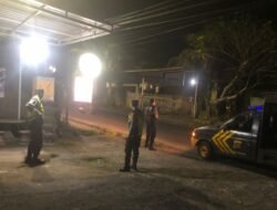 Guna Cegah Gangguan Kamtibmas Polsek Bebandem Gelar Blue Light Patrol Demi Terjaganya Harkamtibmas