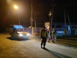 Polsek Bebandem Menghimbau Waspada Kejahatan Curas, Curat, dan Curanmor di Wilkum Bebandem dalam Patroli Blue Light Patrol.