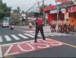 Berikan Pelayanan Prima Personil Polsek Abang Laksanakan Giat Gatur Lalin