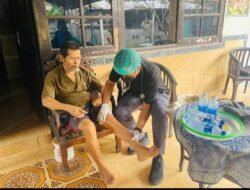 Si Dokkes Polres Karangasem Laksanakan Giat Home Visit Pada Personil Yang Mengalami Sakit Kronis