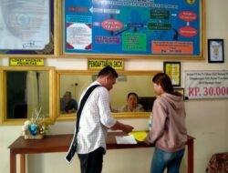 Personil Sat Intelkam Polres Karangasem Berikan Pelayanan kepada Masyarakat dalam Pembuatan SKCK