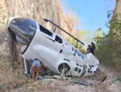 Helikopter Terjatuh di Pecatu 5 Penumpang Selamat