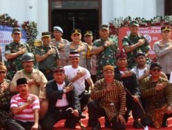 Dandim 0830/Surabaya Utara Dampingi Danrem 084/Bhaskara Jaya Berikan Surprise di Hari Bhayangkara Ke-78