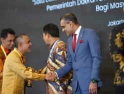 Pj. Bupati Bener Meriah Ir. Mohd Tanwier, MM Terima Penghargaan UHC 2024 Di Jakarta.