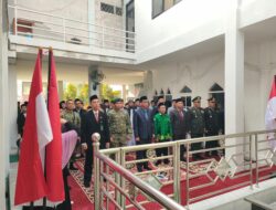 Mengenang Jasa dan Semangat Juang, Kapolsek Leuwimunding Bersama Forkopimda Ziarah ke Makam Pahlawan KH. Abdul Chalim