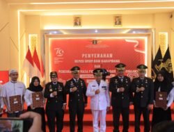 17 Agustus 2024- Warga Binaan Lapas Kelas I Tangerang Mengikuti Pelaksanaan Pemberian Remisi Umum 17 Agustus Tahun 2024 UPT Tangerang Raya.