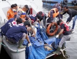 Lanal Lhokseumawe Evakuasi Mayat di Perairan Rancung Kota Lhokseumawe