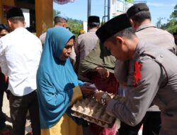 Kapolres Aceh Tengah Berikan Bantuan Sembako Pada Warga Ise Ise Kurang Mampu