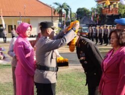 Polres Buleleng Gelar Upacara, Kenaikan Pangkat Pengabdian dan Pelepasan Bhakti