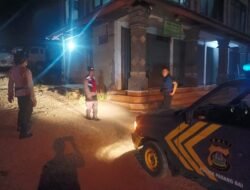 Jaga situasi Kamtimbas, Personil Polsek Padangbai Tingkatkan Blue Light Patrol di Wilayahnya