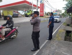 Polsek Bebandem, Melaksanakan Pengamanan Dan Pengaturan Arus Lalin Di SPBU Abian Soan, Desa Bungaya Kangin