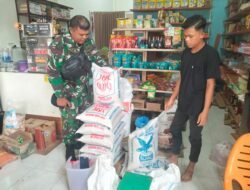 Babinsa Terjun Langsung Ke Pasar Tradisional Cek Harga Sembako.