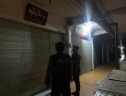 Antisipasi Gangguan Kamtibmas Pada Malam Hari, Personil Samapta Polres Bangli Lakukan Patroli Malam di Areal Pertokoan Pasar Kidul Bangli