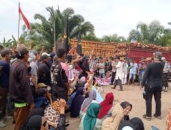 Masyarakat Desa Lecah Lubai Ulu Muara Enim Demo Tuntut PT SSS Ditutup 