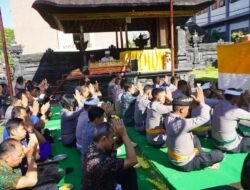 Umat Hindu Polres Bangli, Laksanakan Persembahyangan Bersama, Hari Purnama ke Tiga.1