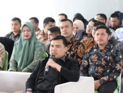 Pj. Bupati Bener Meriah Ir. Mohd Tanwier, MM yang diwakili oleh Asisten Pemerintahan Keistimewaan Aceh dan Kesra Setdakab Khairmansyah, S.IP.,M.Sc menghadiri rapat pleno terbuka rekapitulasi Daftar Pemilih Tetap (DPT)