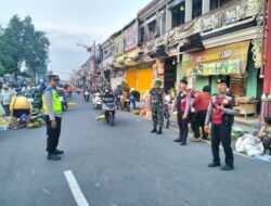 Personil Gabungan Polsek Bersama Polres Bangli, Laksanakan Pengamanan Pasar Tumpah Jelang Hari Raya Galungan