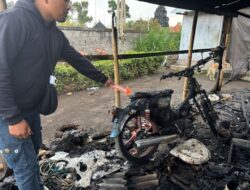 Personil Polsek Kintamani, Mendatangi TKP Kebakaran Rumah Semi Permanen Akibat Tunggku Api Lalai Ditinggal Berjualan Jeruk