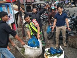 Pasar Tradisional Menjadi Sasaran Pembersihan Oleh Babinsa dan Warga