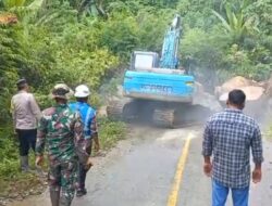 Bencana Alam Kembali Terjadi Di Jalan Uning-Pamar, Polisi Dan TNI Lakukan Penanganan Dilokasi