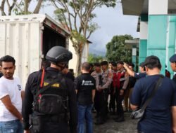 Kapolres Aceh Tengah Dan Forkopimda Tinjau Kedatangan Logistik Pemilihan Kepala Daerah