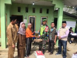 Babinsa melaksanakan pendampingan Pembagian Sembako Ketahanan Pangan
