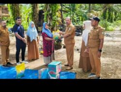 “Wujud empati, SDN 2 langkahan melayat dan bantu korban kebakaran di Aceh Utara.